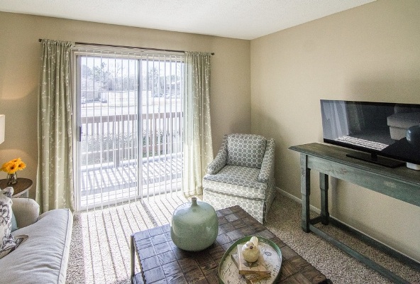 Woodbrook Apartments Image 5