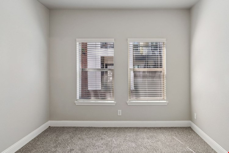 Larkin Apartment Homes Image 98