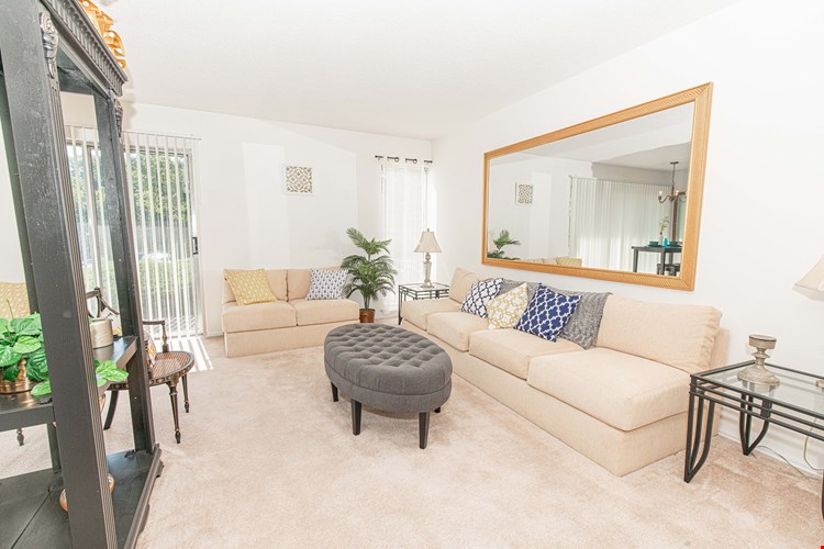 Waterford Manors Image 1