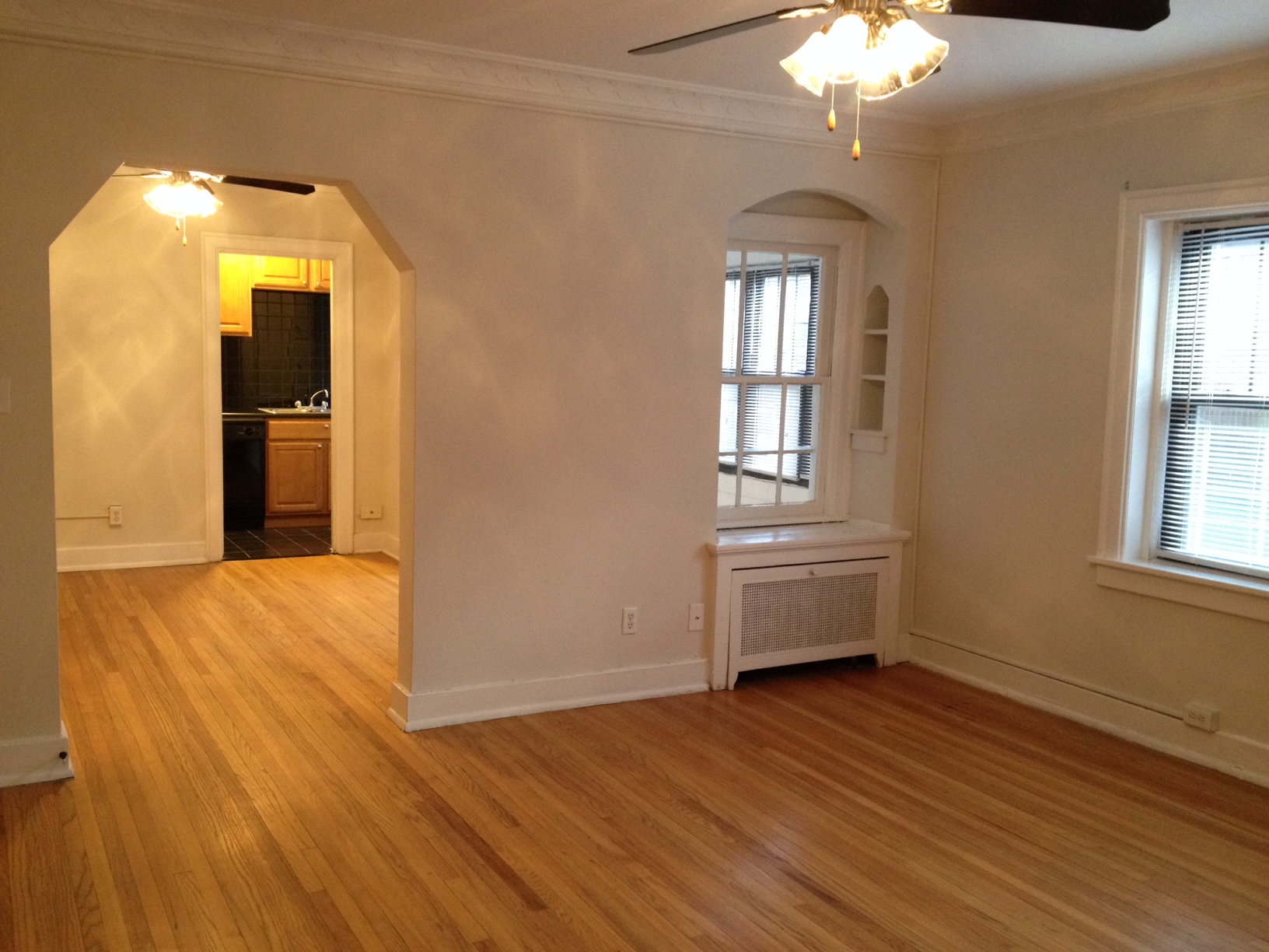 Plaza Apartment Center Image 13