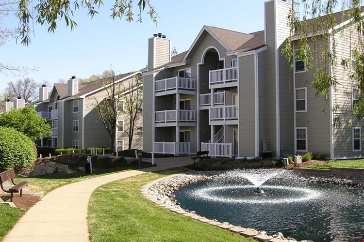 Bonhomme Village Image 26