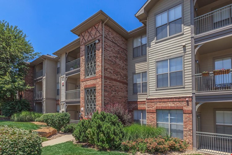 Apartments At Crescent Apartments Lenexa