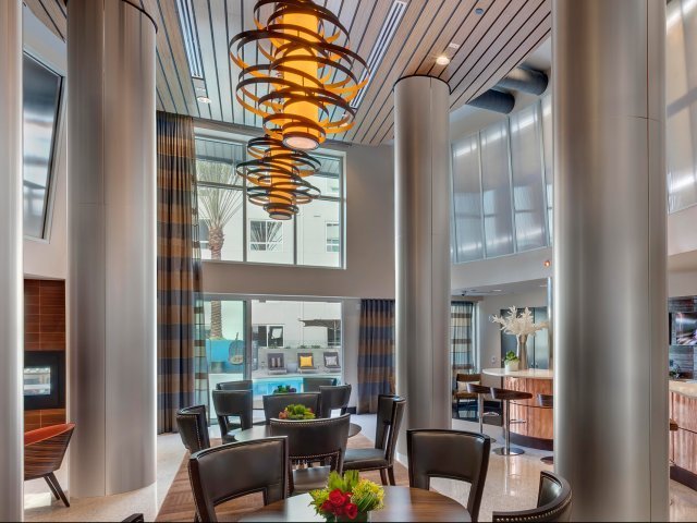 Wilshire La Brea Image 11