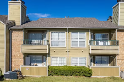 Oaks on the Ridge Image 1