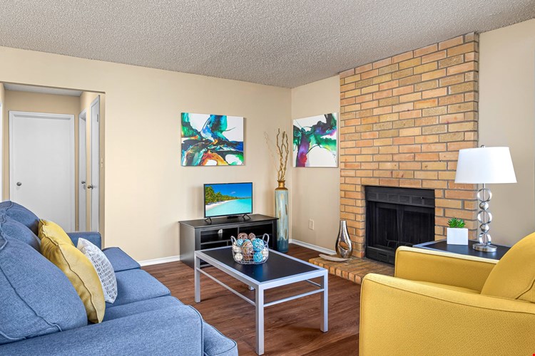 Stoneybrook Apartments & Townhomes Image 4