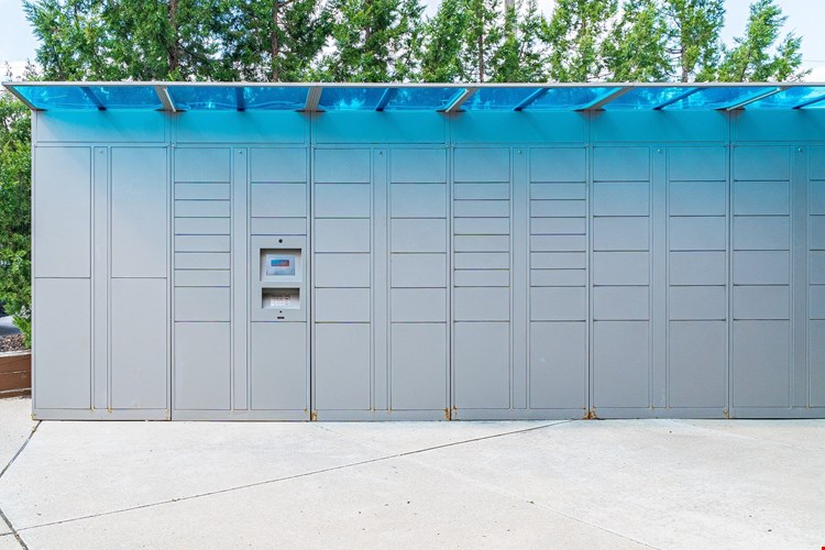 24/7 Package Lockers at Franklin River
