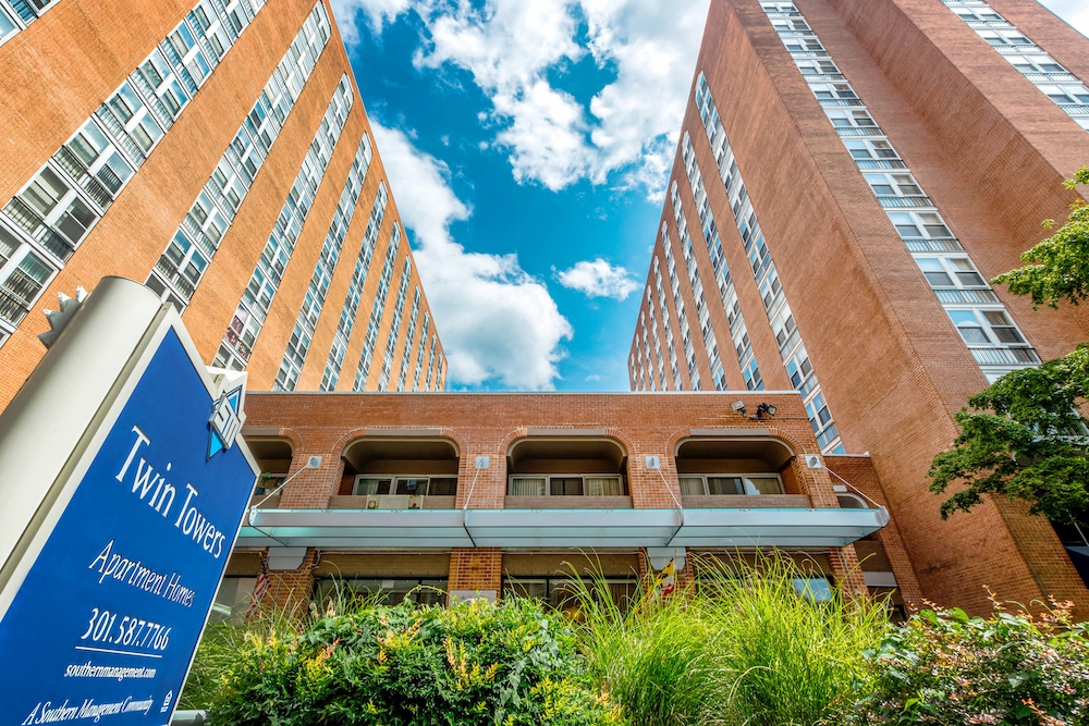 Twin Towers Image 11