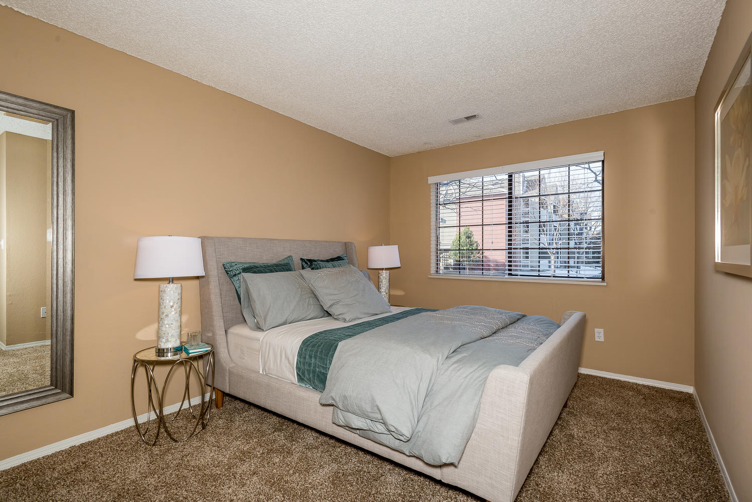 Apres Apartment Homes Image 5