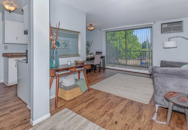 Lakeland Commons Apartments Image 1