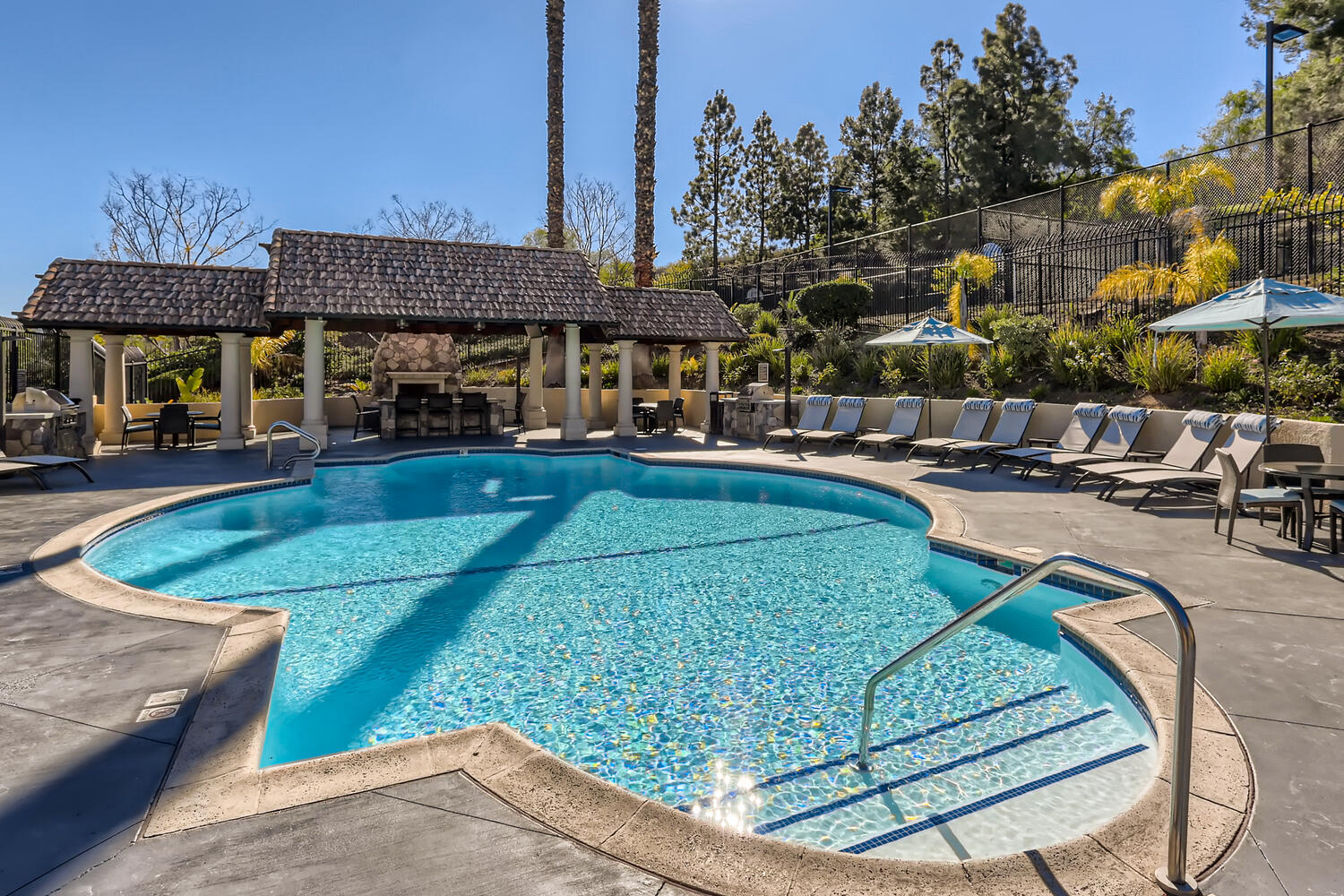 Shadow Ridge Apartment Homes Image 4