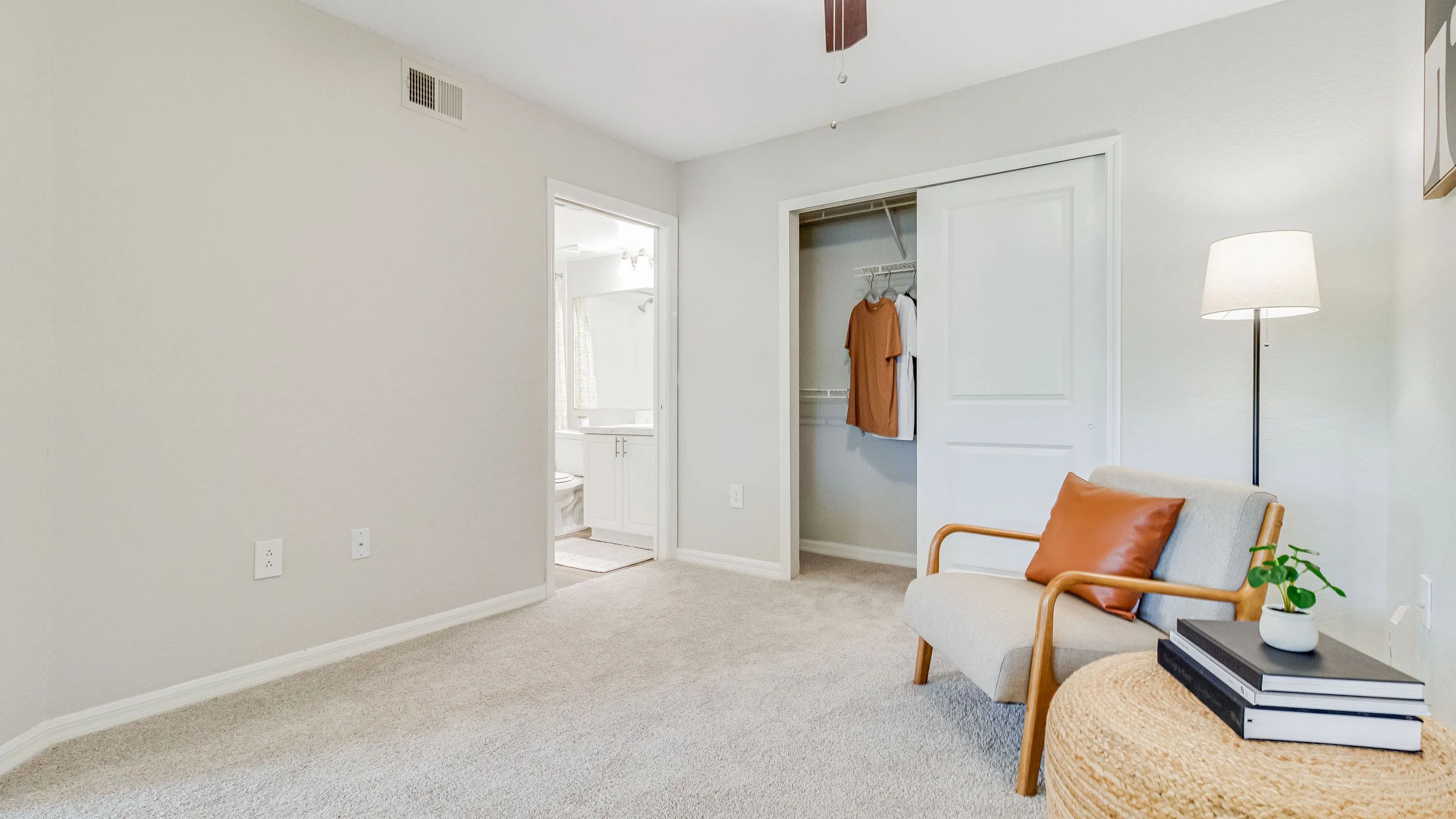 En suite primary bedroom 