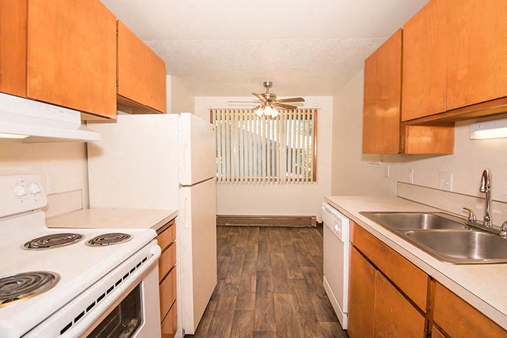 Royal Oaks Apartments Image 25