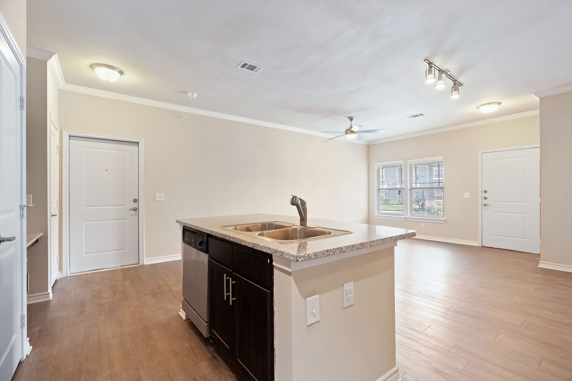 Residence at Midland Image 22