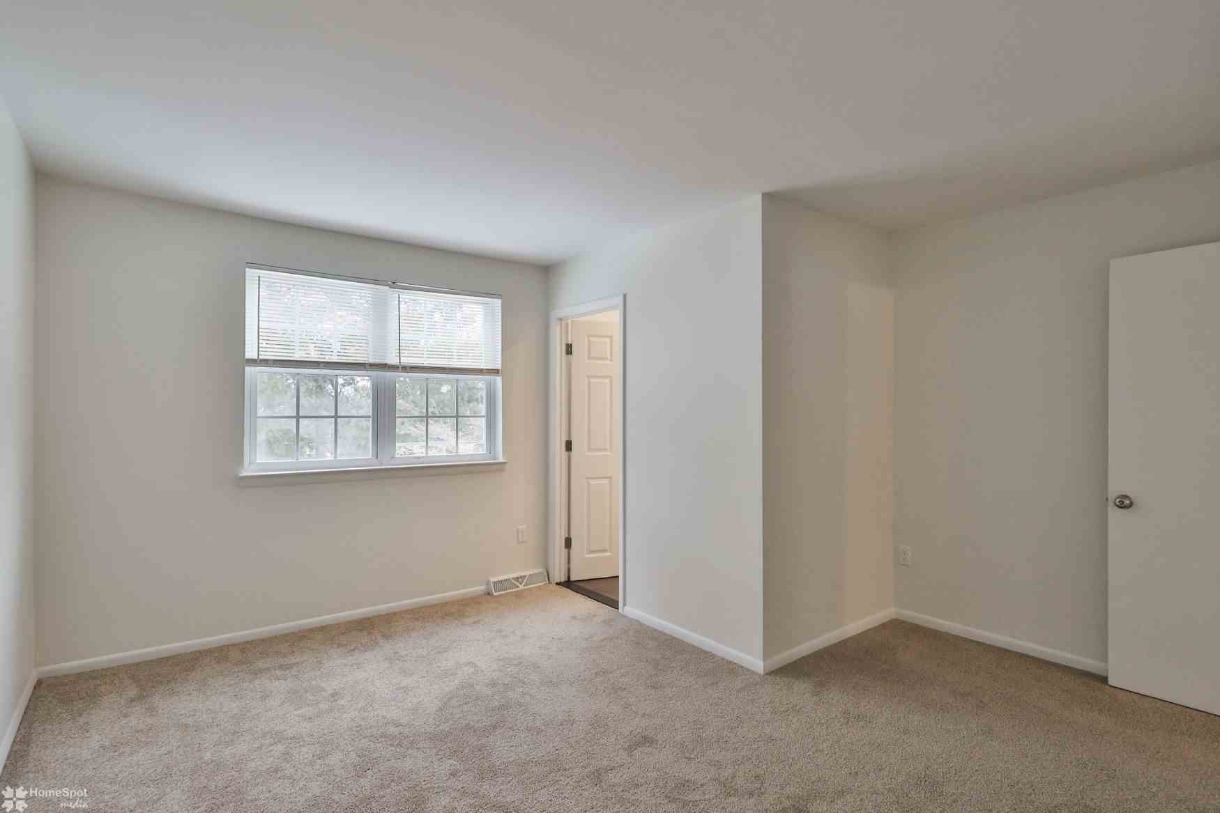 Pine Grove Townhomes Image 6