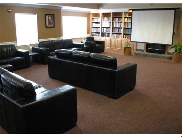 Apartments At Waverly Gardens Woodstock