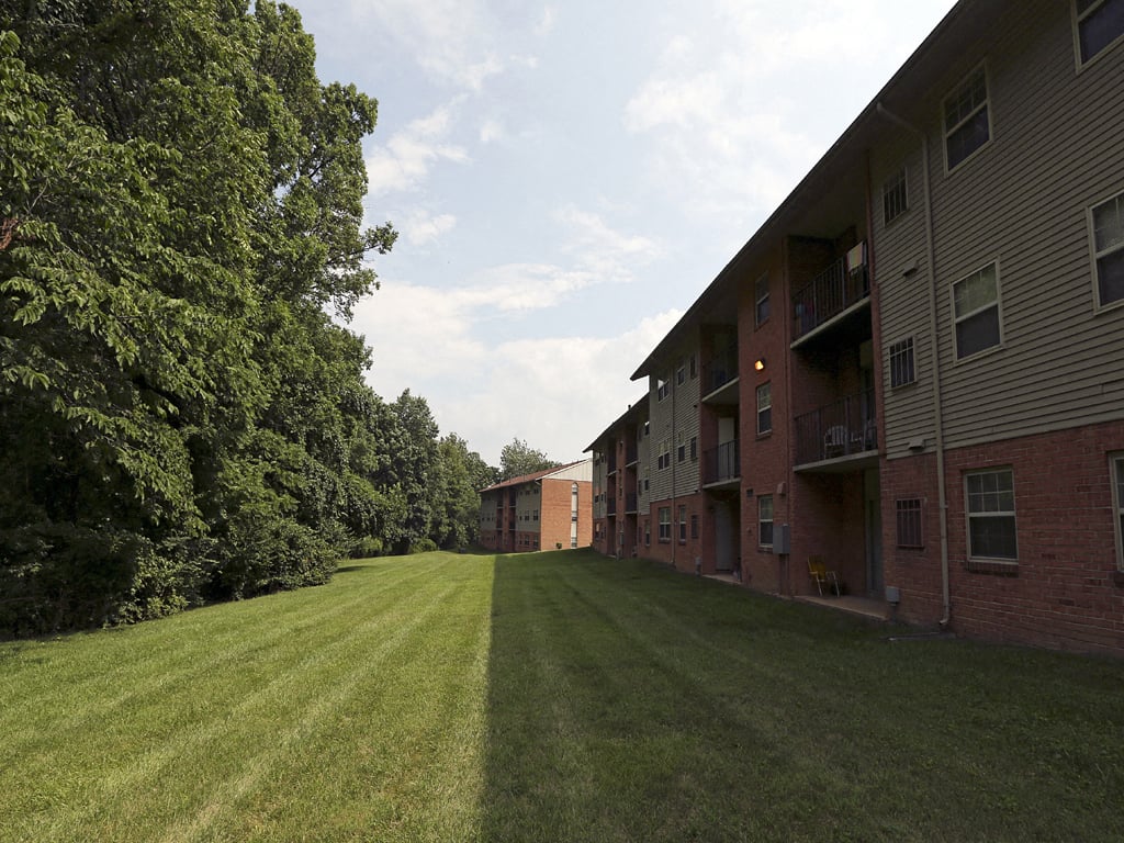 Seminary Roundtop Apartments exterior back