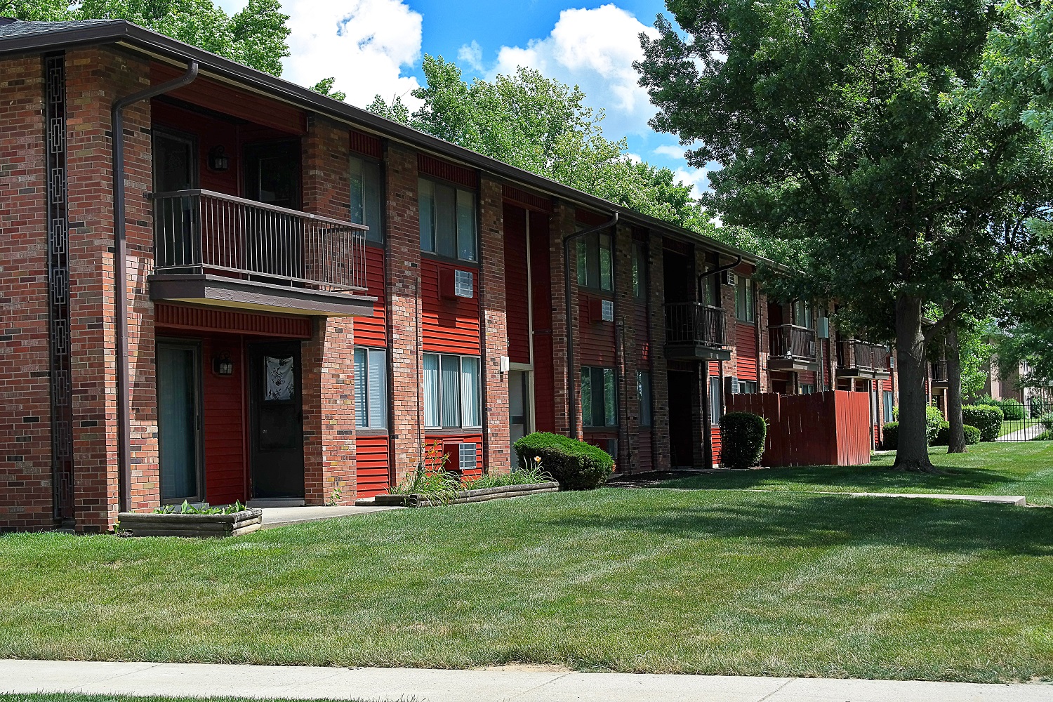 Kingston Square Apartments Image 4