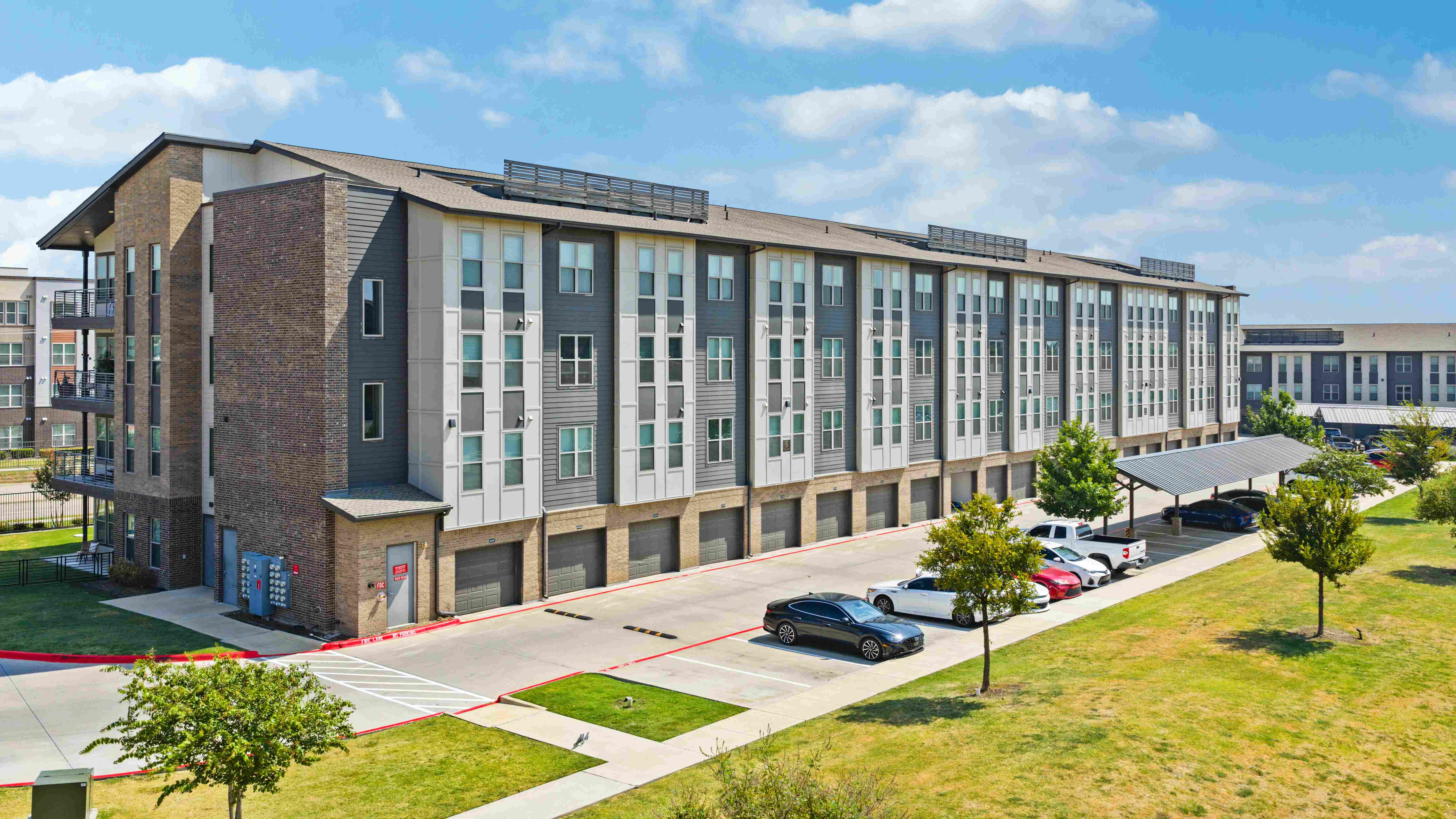 Axis Grand Crossing Image 28