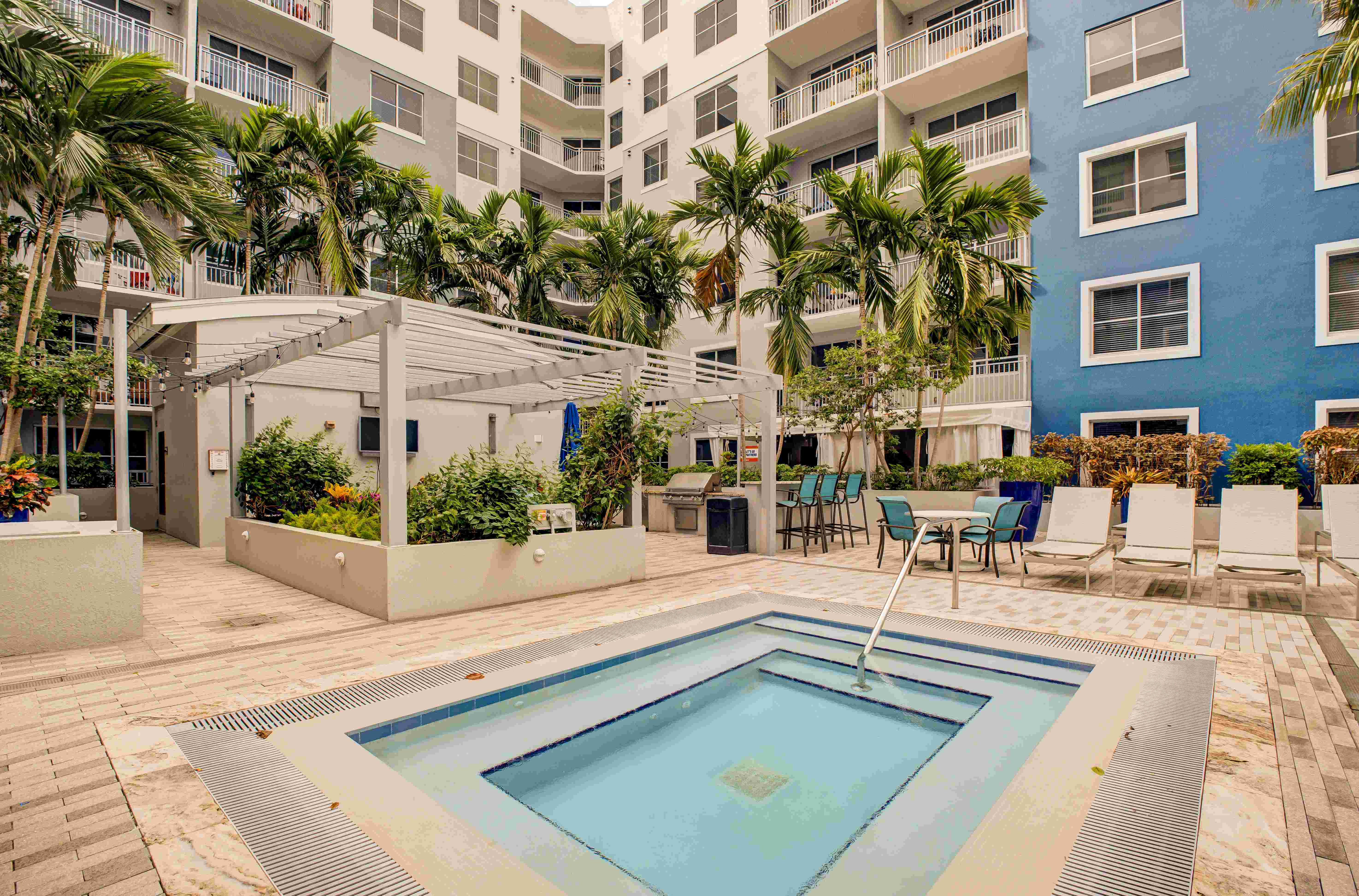 Berkshire Lauderdale By The Sea Image 13