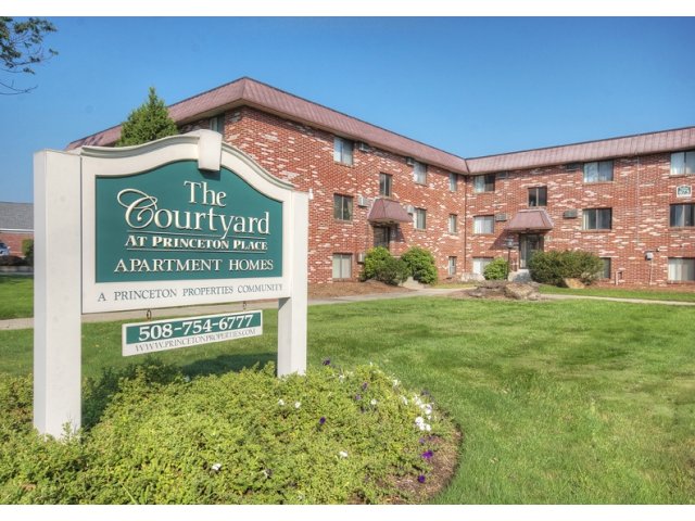Courtyard at Princeton Place Image 2