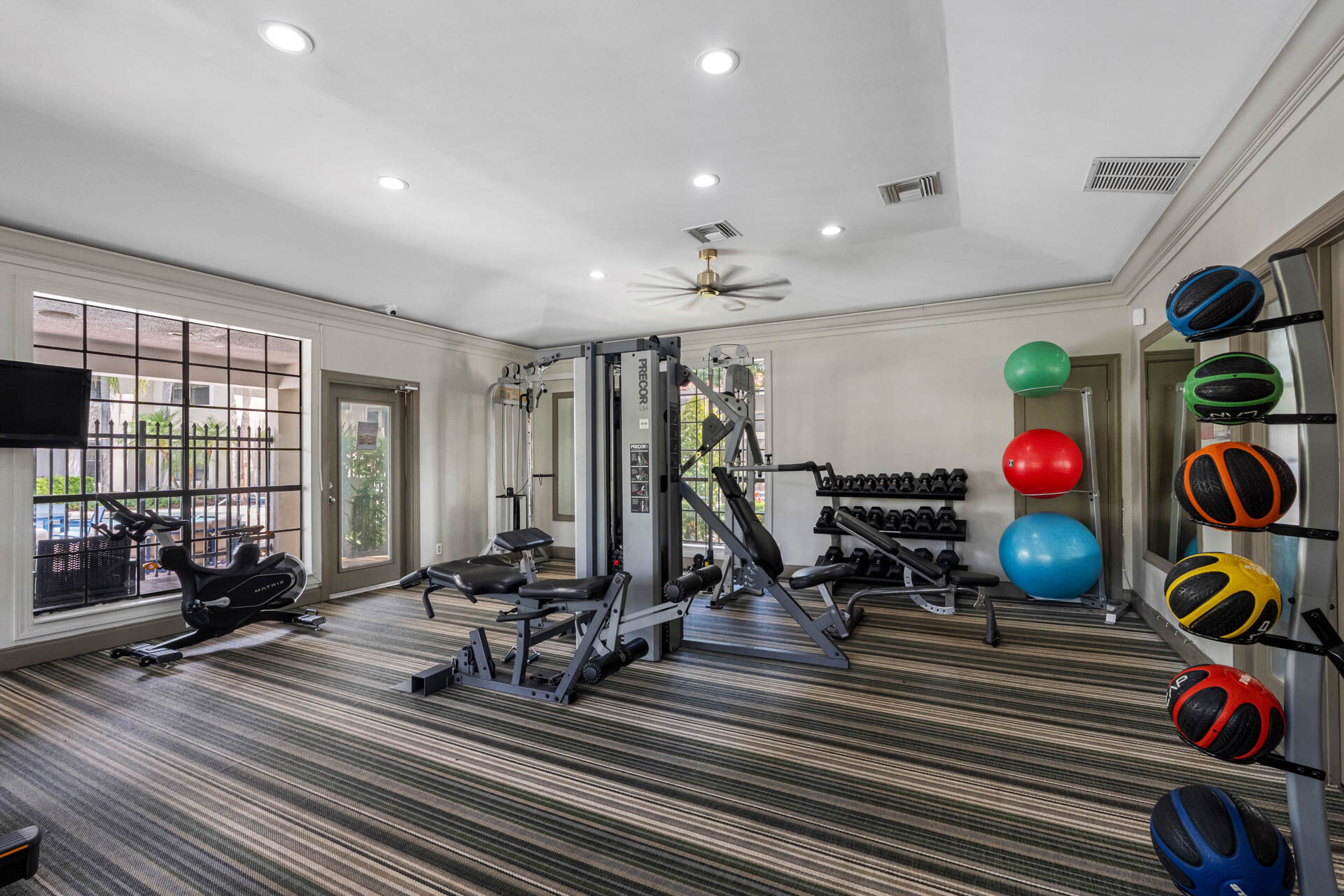 Mizner Court Image 19