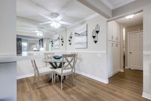 Villa Creek Apartment Homes Image 9