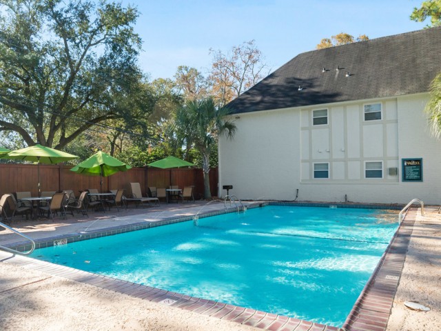 Warwick Apartments Image 20