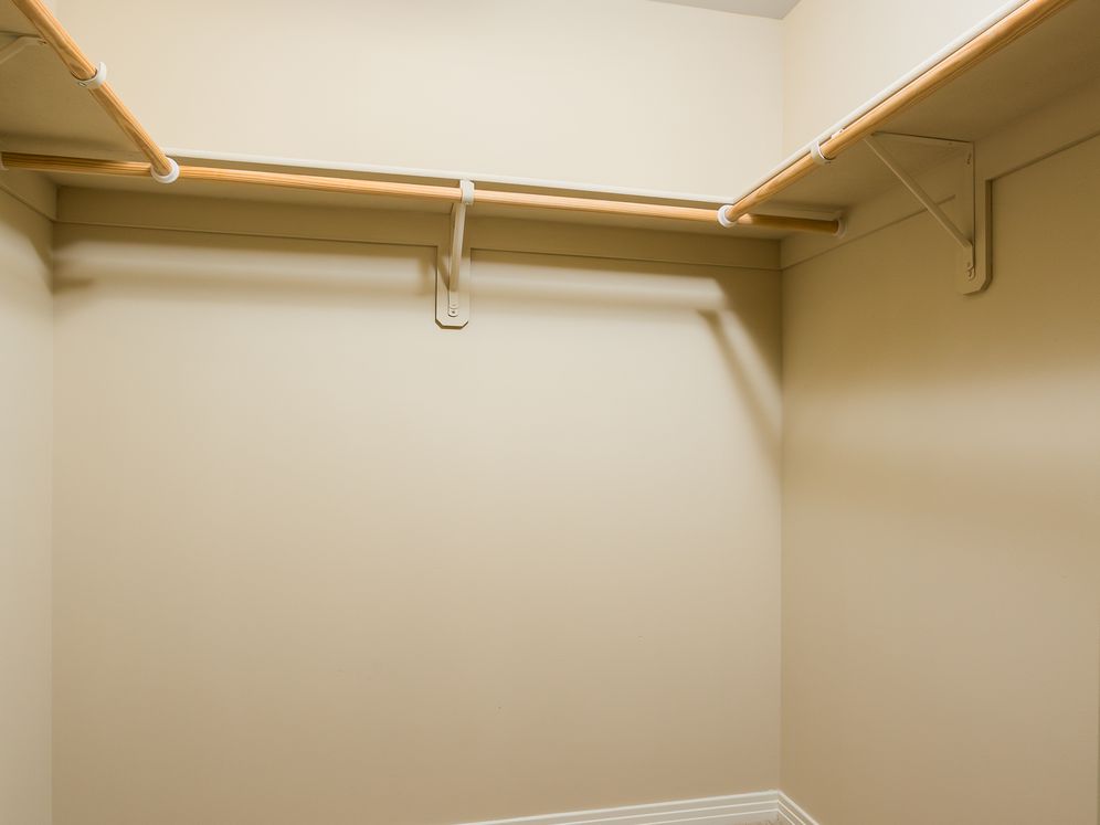 One Bedroom Walk-In Closet