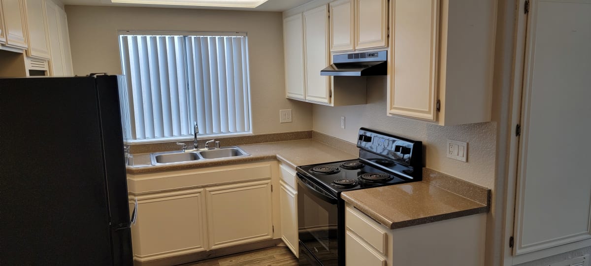 Lakeshore Terrace Image 7