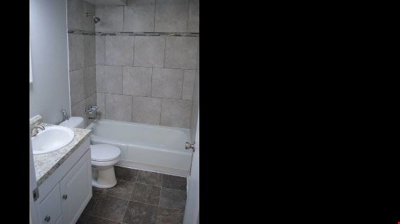 Four Seasons Apartments Image 6