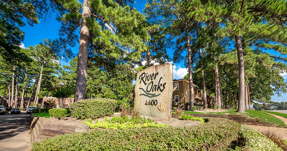 River Oaks Apartments Image 2