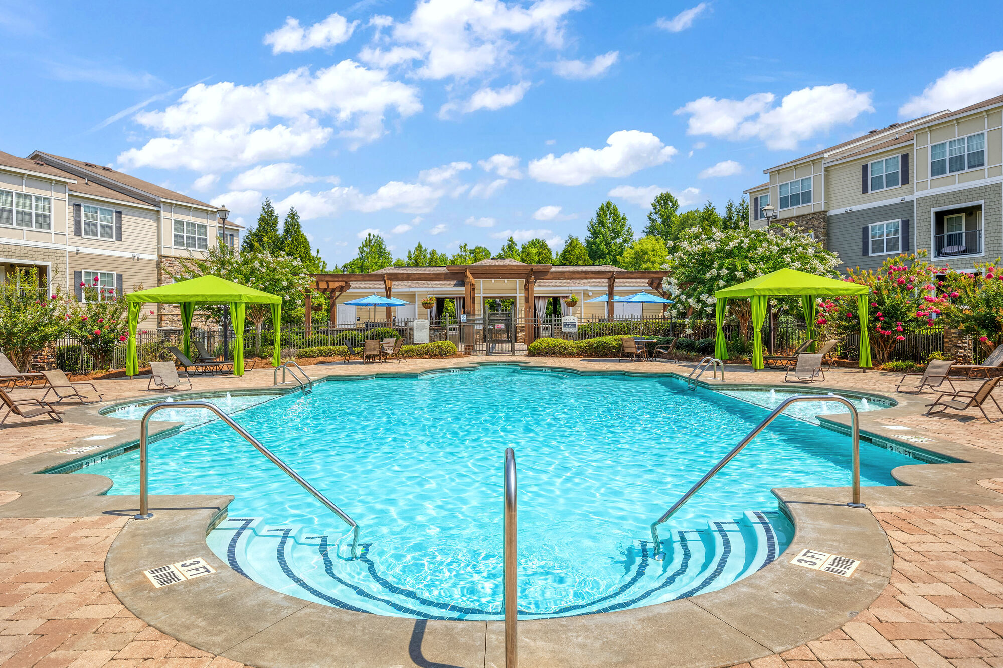 Enclave At Highland Ridge Apartments Image 2