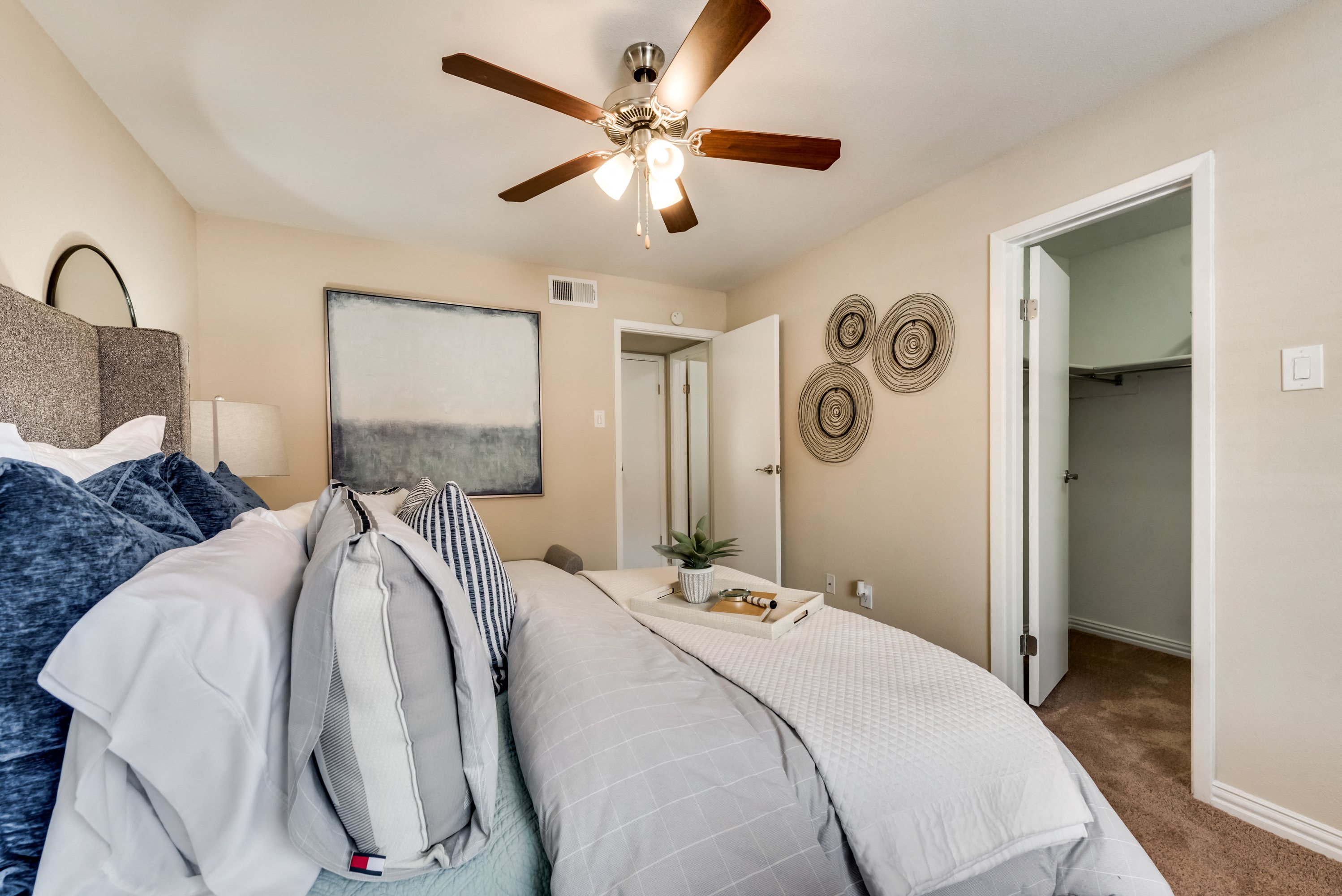 Mount Vernon Apartments | Desoto TX | Large Bedrooms with Plush Carpeting