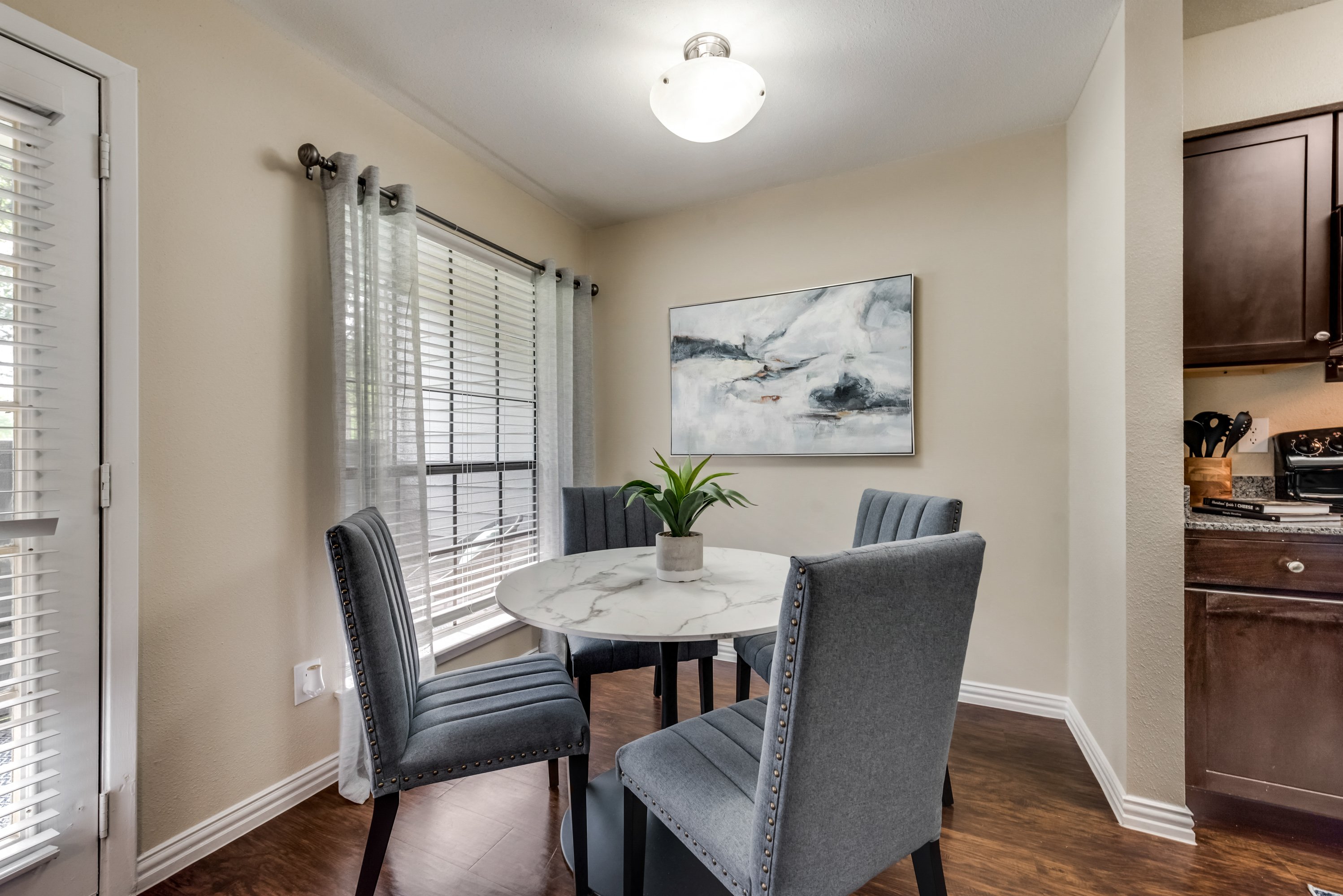 Mount Vernon Apartments | Desoto TX | Dining Area