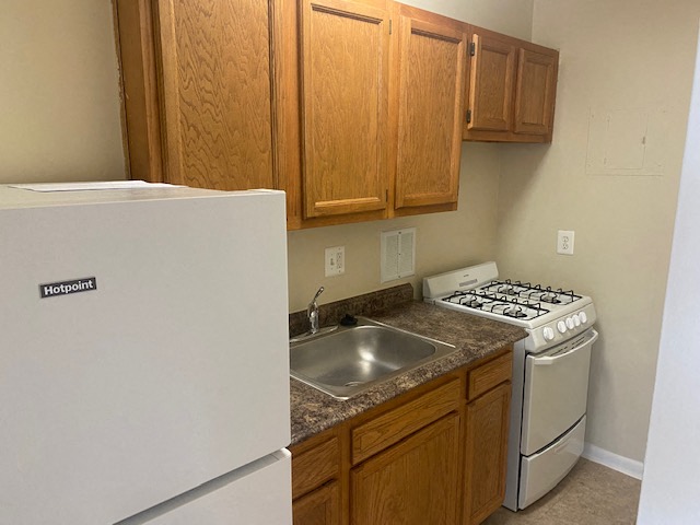 Silver Spring Towers Image 104