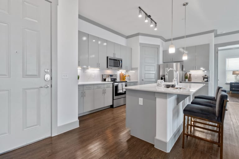 Reveal Skyline Image 20