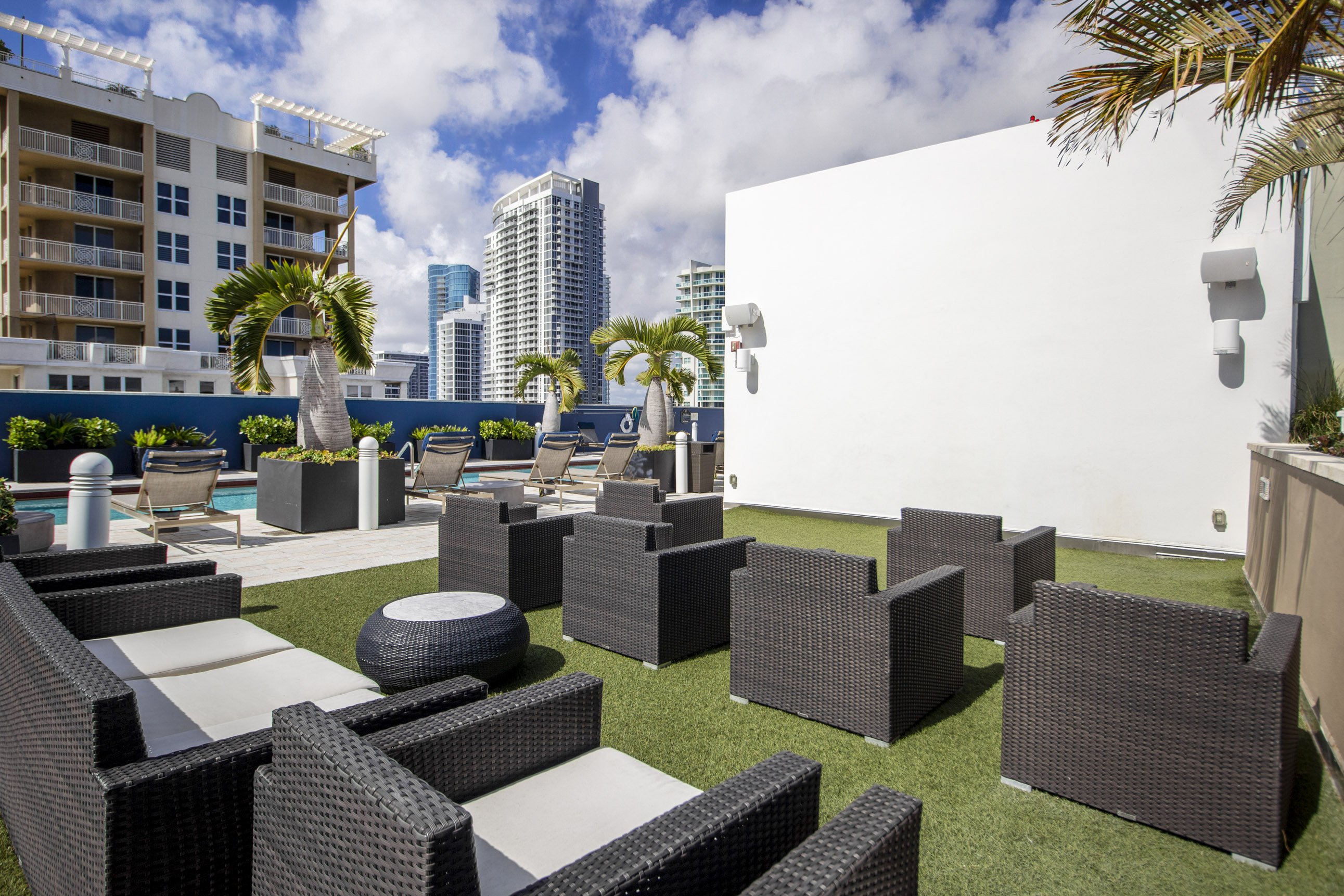 High Rise luxury rental apartments overlooking the New River in Fort Lauderdale, Florida near Las Olas Blvd.