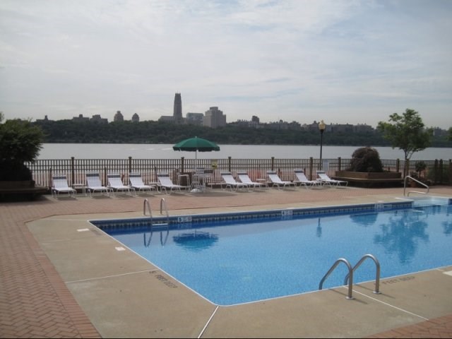 Heated Swimming Pool on the Hudson