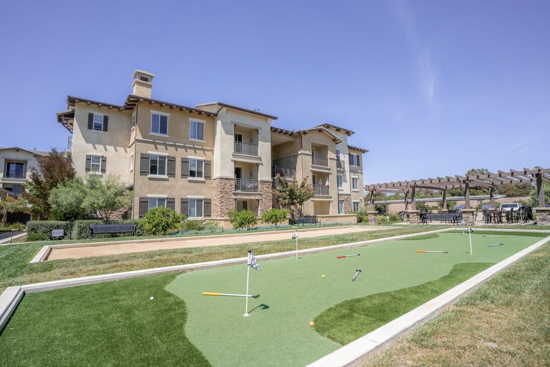 Hollister Village Image 4