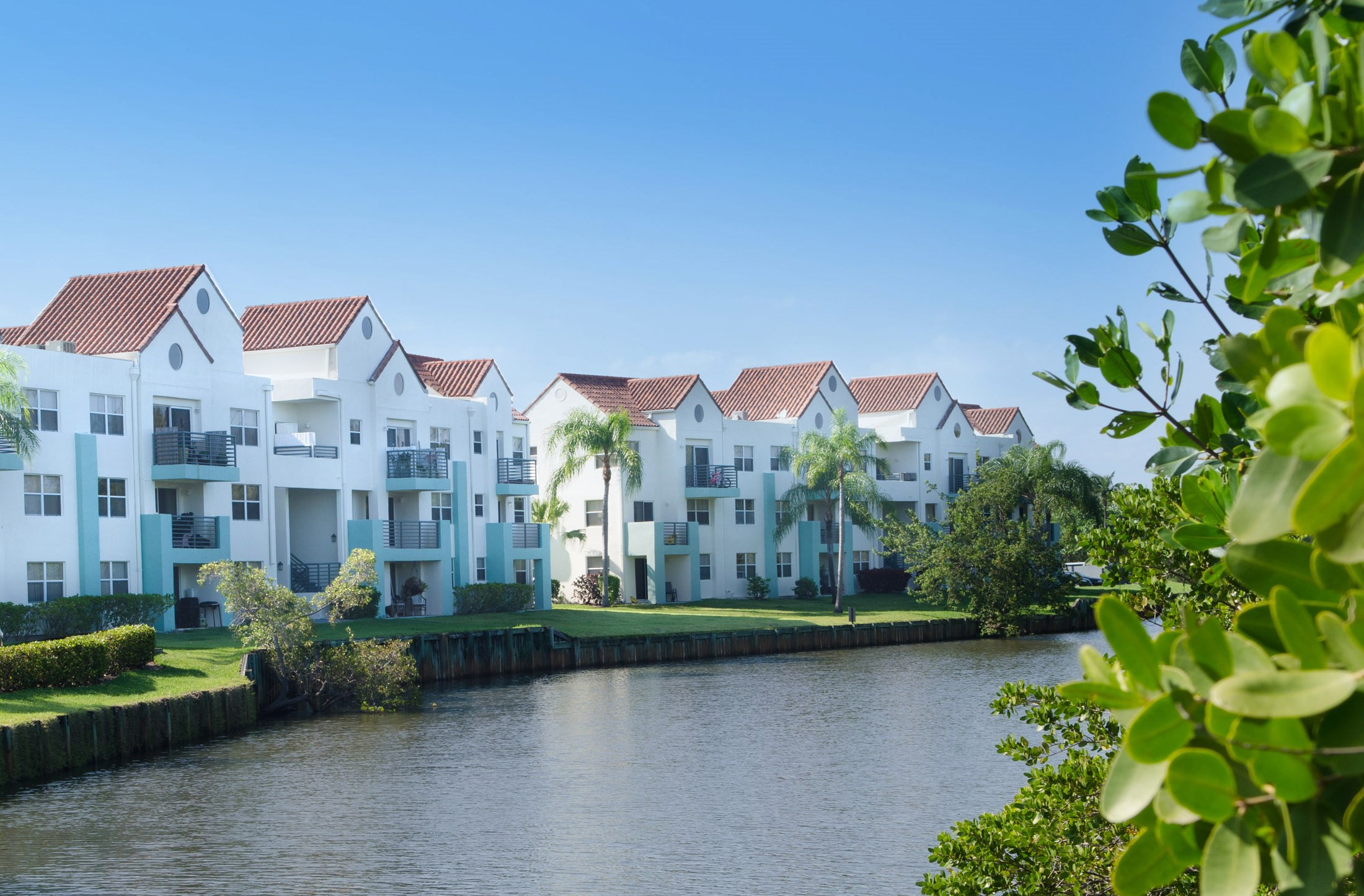 Sheridan Ocean Club Apartments Image 1