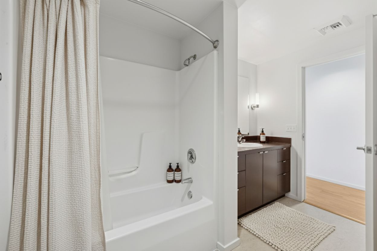 Crane Flats and Lofts Image 5