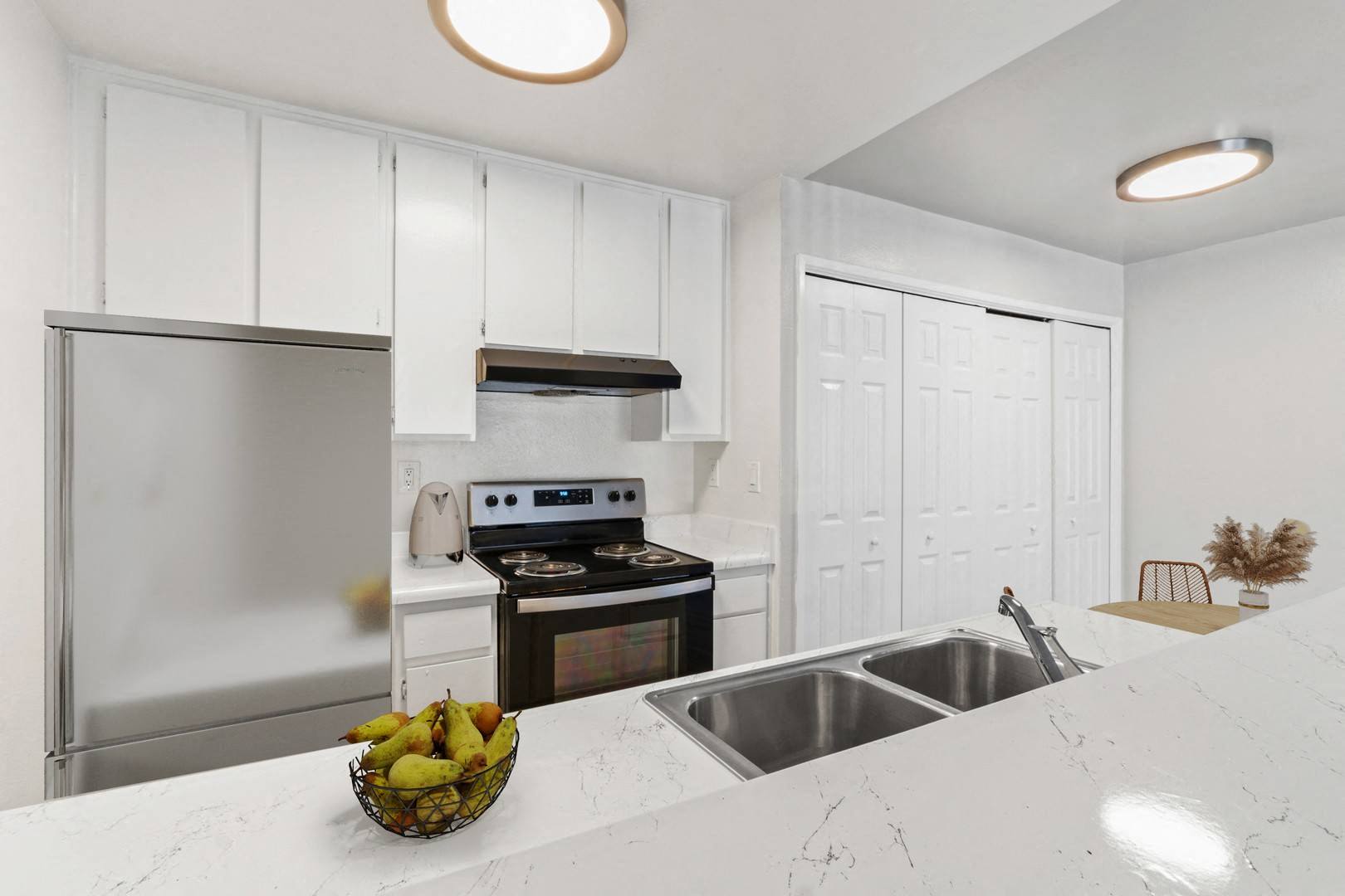 Parkwood Apartments Image 2