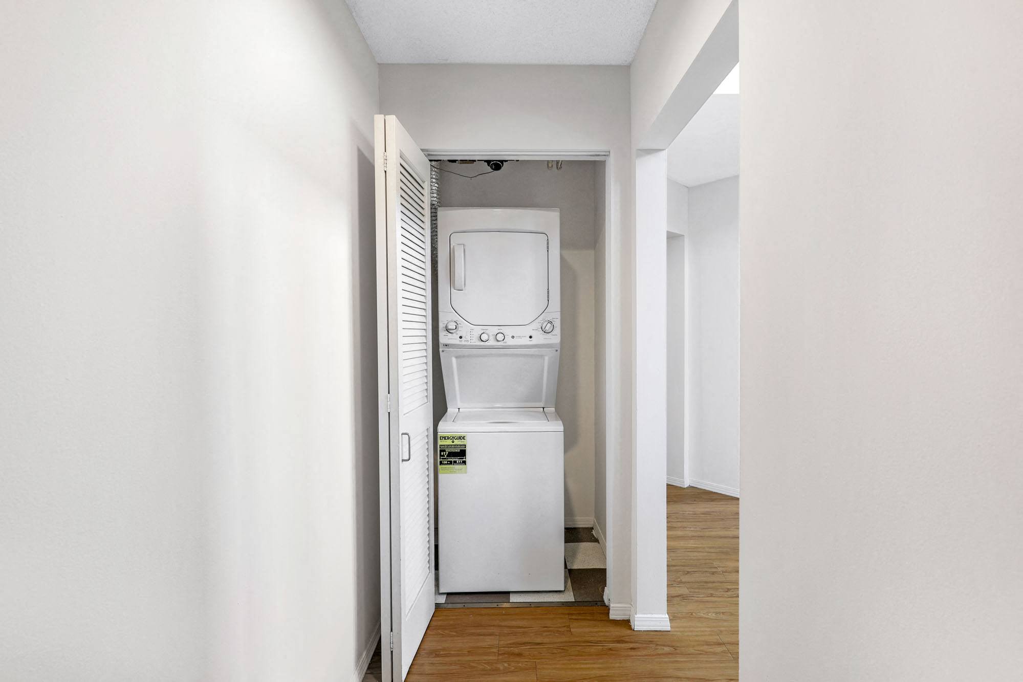 Uptown Lake Apartments Image 6