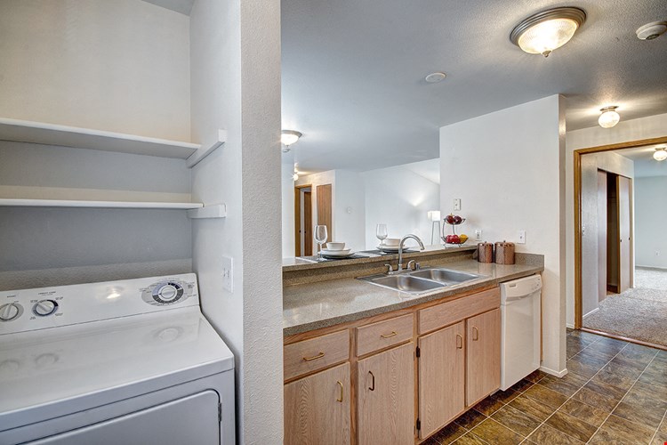 North Creek Heights Apartments Image 14