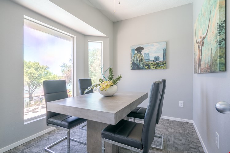 Breakers on the Lake Image 13