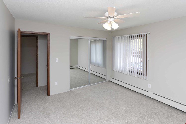 Parkview Apartments Image 7