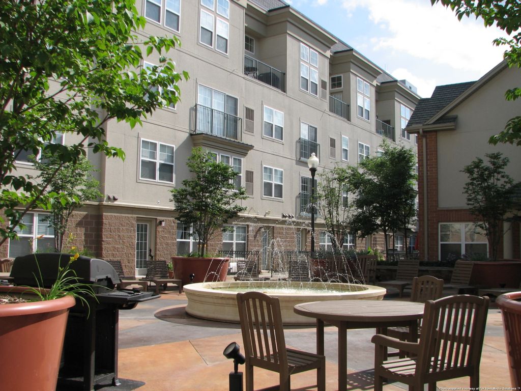 Loring Park Apartments Image 1