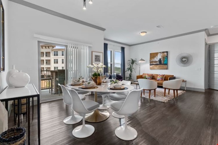 Reveal Skyline Image 15