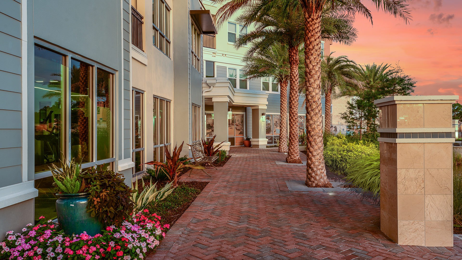 Grady Square Image 47