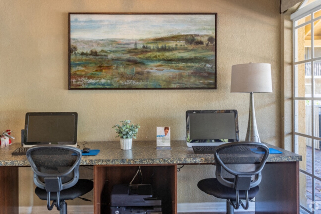 Bay Club Apartment Homes Image 5